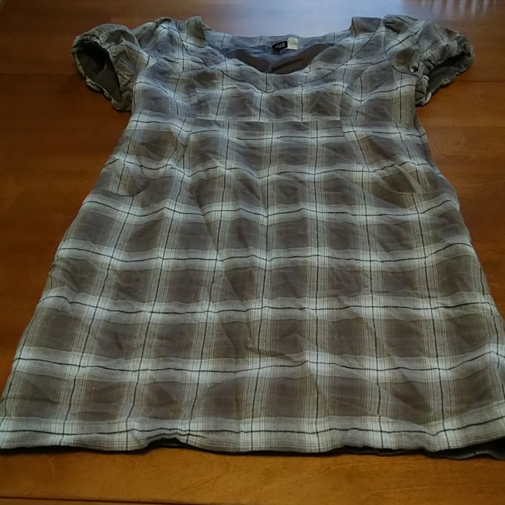 Short sleeved dress